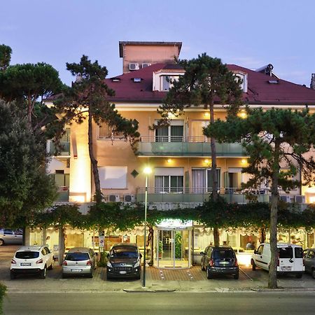 Hotel Mimosa Lignano Sabbiadoro Exterior photo